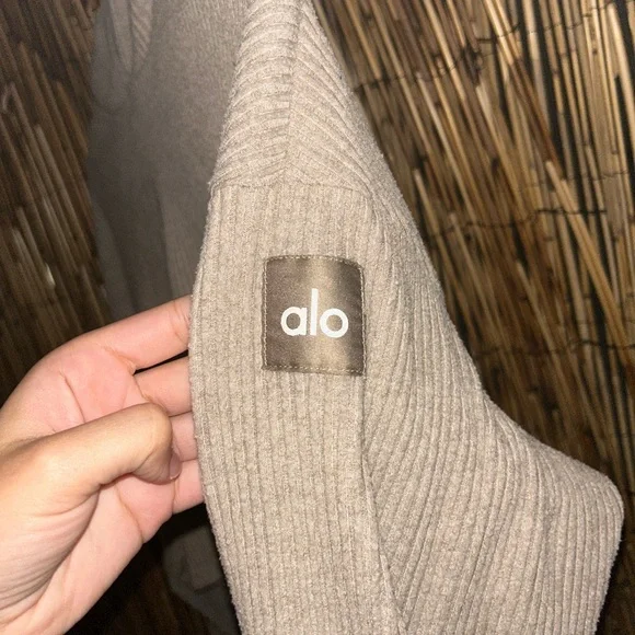 Alo - Picture 4 of 8